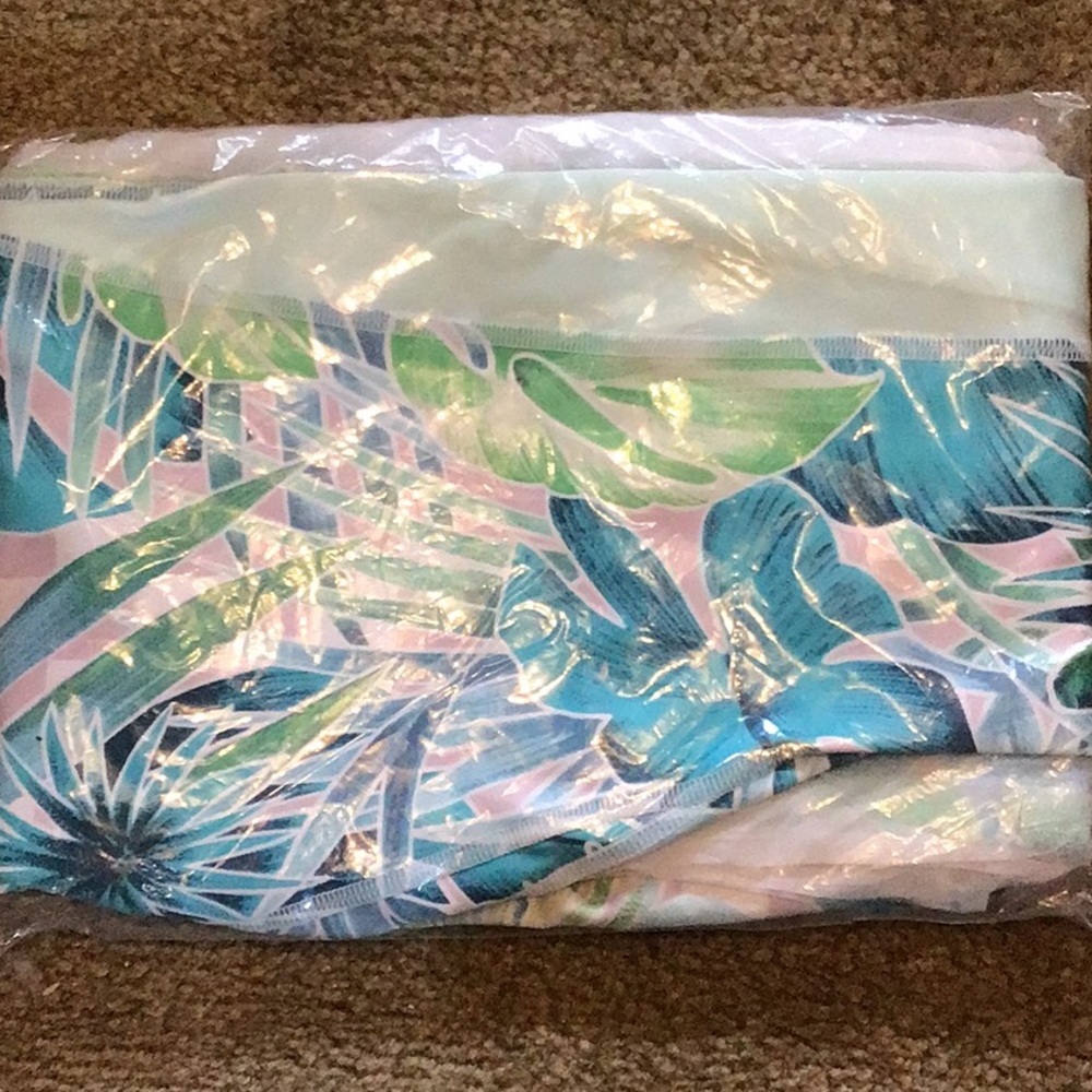 Nike leggings size Large NEW!!! - Picture 2 of 3